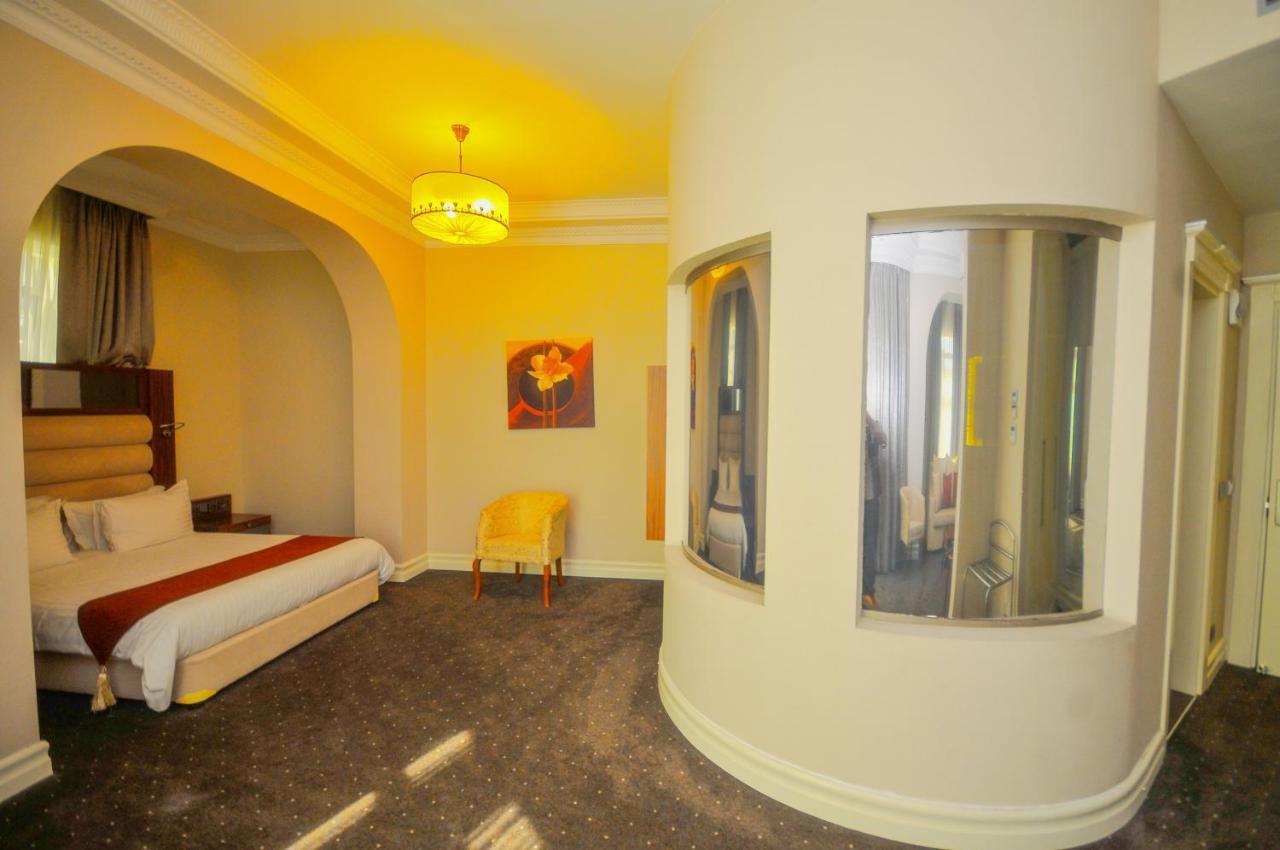 World Palace 4* Batoumi