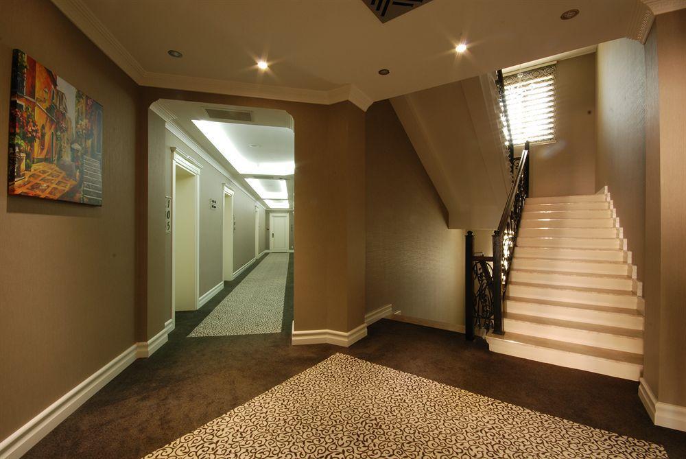 Hotel World Palace