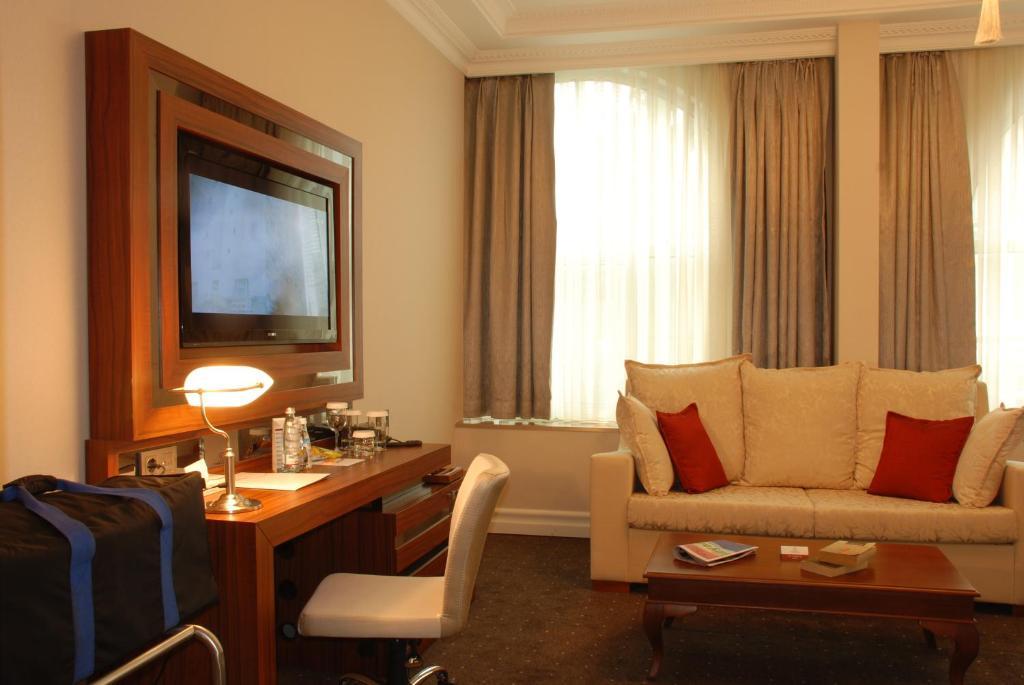 World Palace Hotel 4*