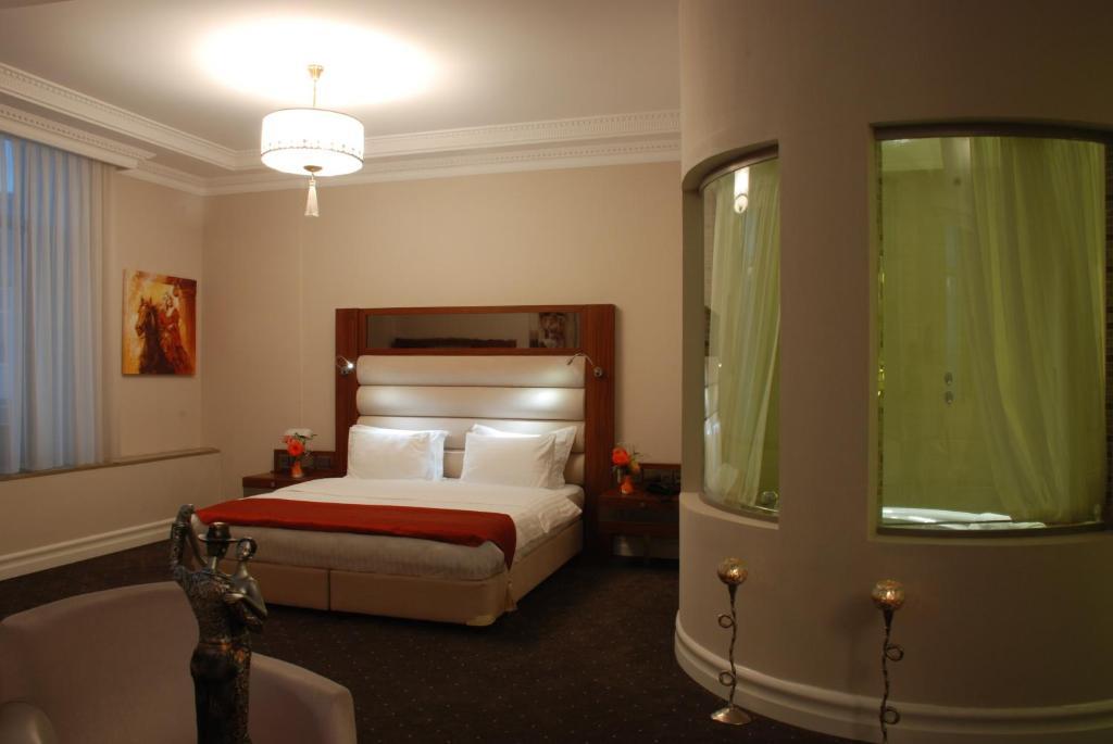 World Palace Hotel 4*